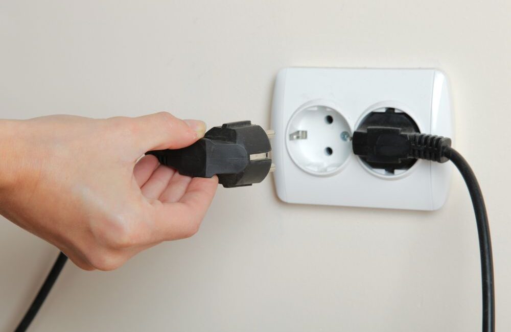 Hoe lus je een stopcontact door